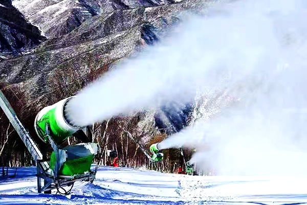 造雪機(jī)對滑雪場的作用您們了解多少呢？